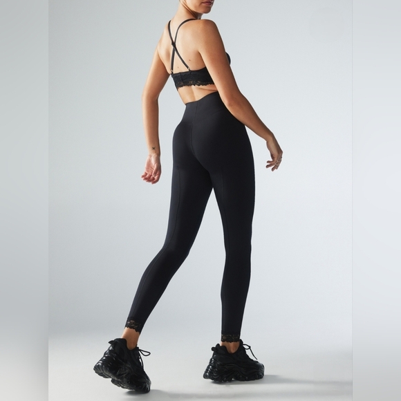 Savage X Fenty By Rihanna Black High-Waisted Performance Leggings Size S - Picture 2 of 8